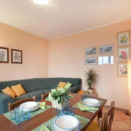 Stunning In Sant'abbondio With Balcony