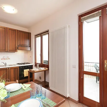Stunning In Sant'abbondio With Balcony Lägenhet *